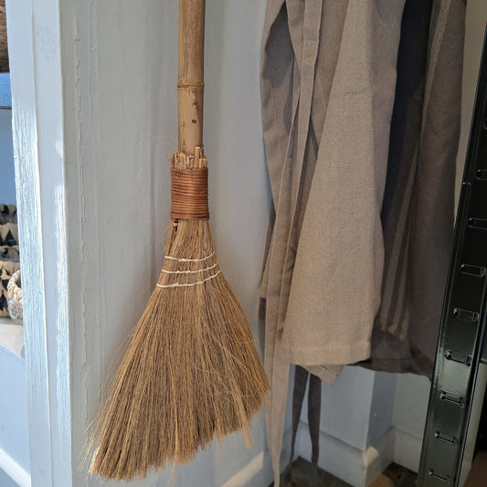Large straw sweep