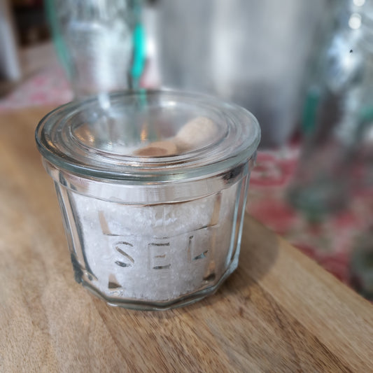 Glass salt pot