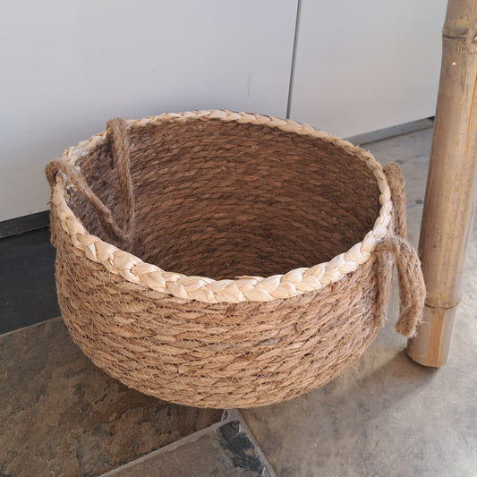 Round basket with cream braid trim