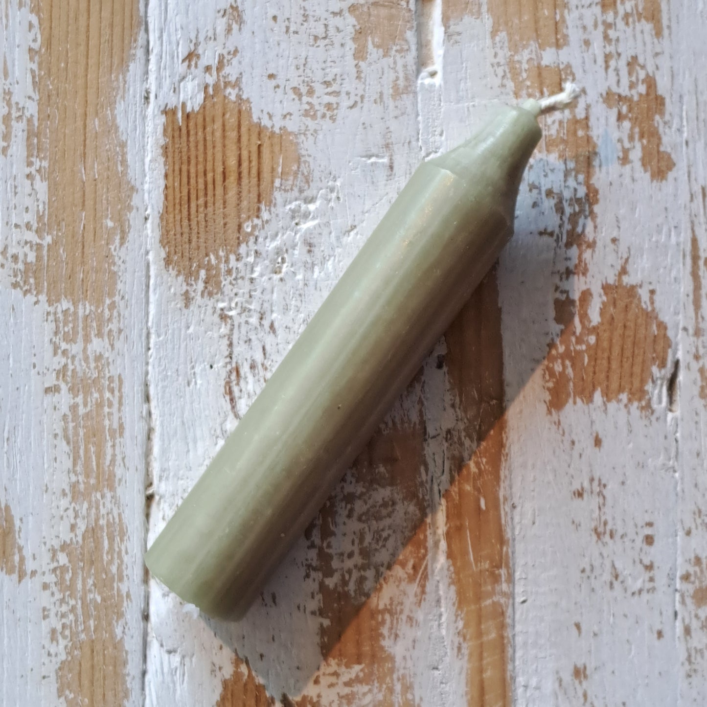 Short dinner candle