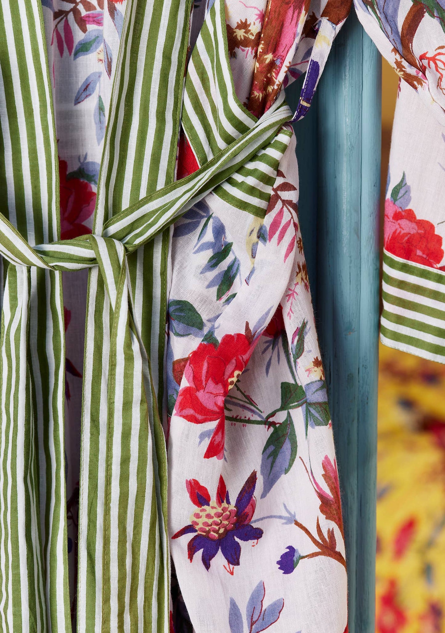 Bird of Paradise dressing gown - White