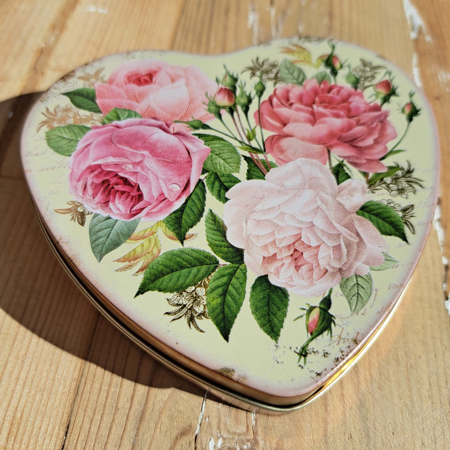 Heart shaped tin with fudge