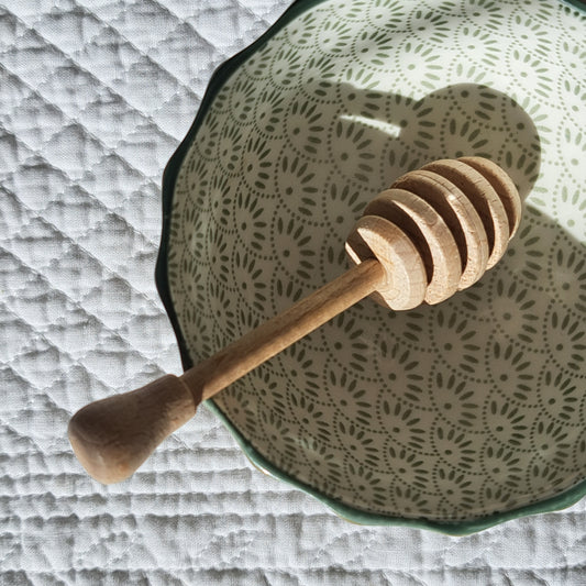 Wooden honey drizzler