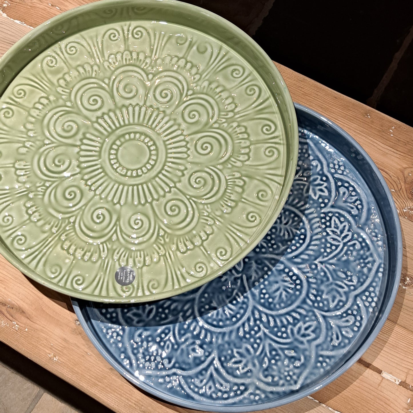 Round embossed tray