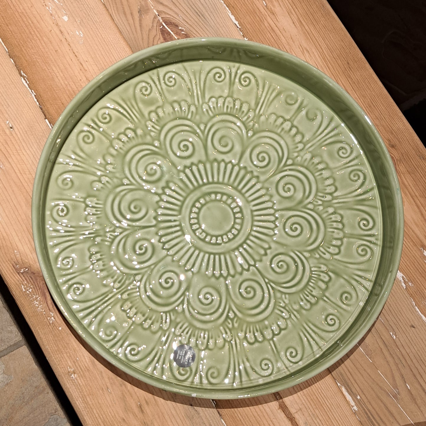 Round embossed tray