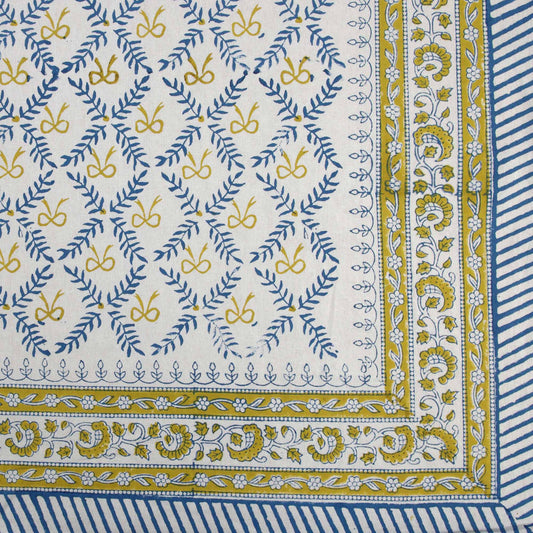 Bow pattern tablecloth