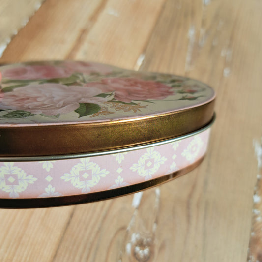 Heart shaped tin with fudge